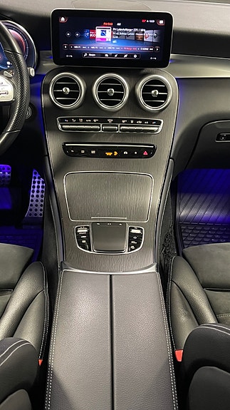 Mercedes-Benz GLC300 e 24 of 30