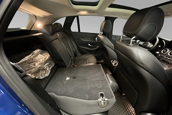 Mercedes-Benz GLC300 e 19 of 30