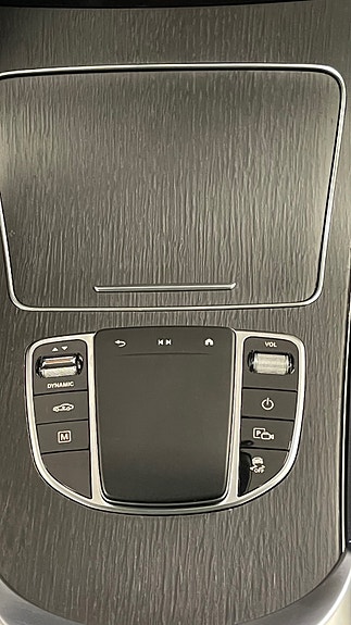 Mercedes-Benz GLC300 e 26 of 30