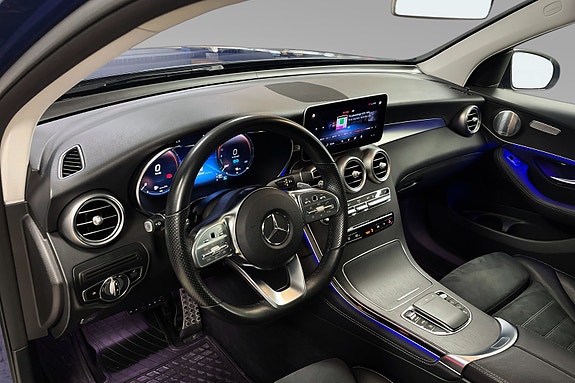 Mercedes-Benz GLC300 e 13 of 30