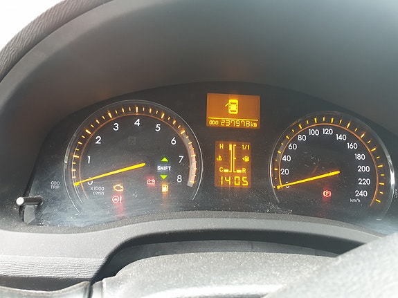 Toyota Avensis 3 of 5