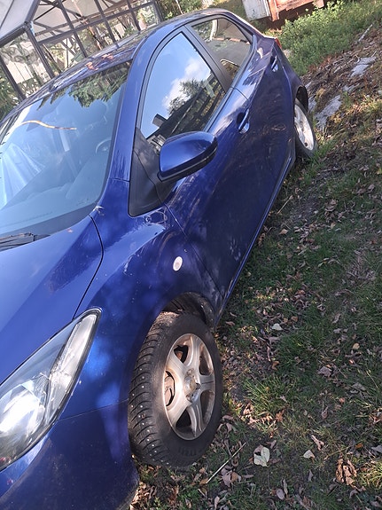 Mazda 2 2 of 5