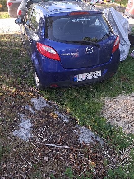 Mazda 2 3 of 5