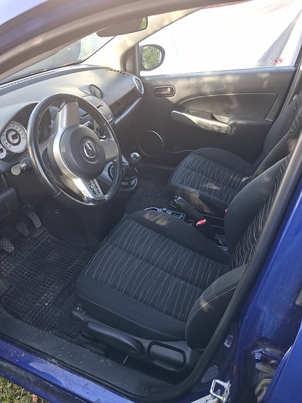 Mazda 2 5 of 5