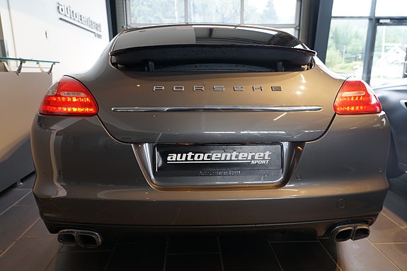 Porsche Panamera 10 of 20