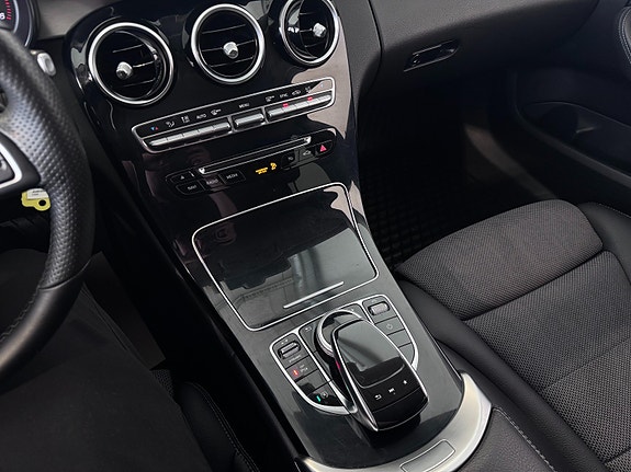 Mercedes-Benz C220 d 30 of 30