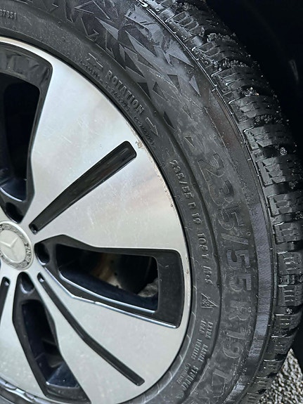 Mercedes-Benz EQC400 14 of 15