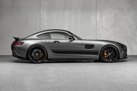 Mercedes-Benz AMG GT S 16 of 30