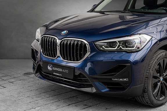 BMW X1 2 of 22