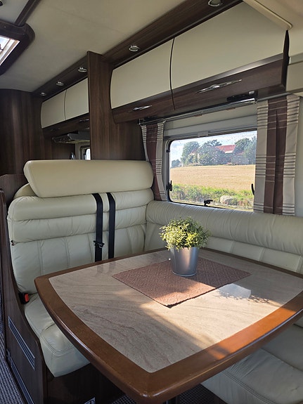 Bürstner 890 i Elegance 15 of 17