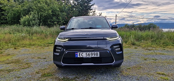 Kia e-Soul 2 of 5