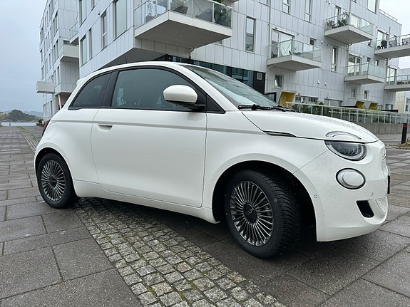 Fiat 500e 3 of 9