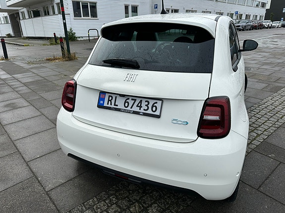 Fiat 500e 4 of 9