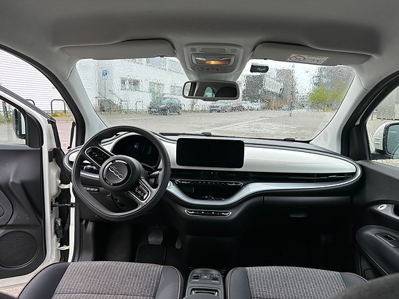 Fiat 500e 7 of 9