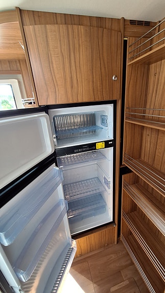 Hymer B 778 PL 2 x solcelle - Litiumsbatteri x 2 - Alde. 28 of 30
