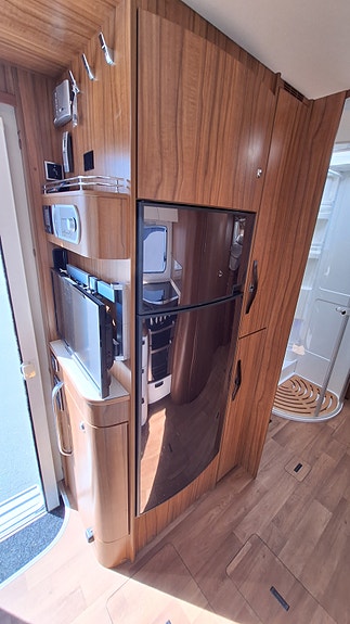 Hymer B 778 PL 2 x solcelle - Litiumsbatteri x 2 - Alde. 17 of 30