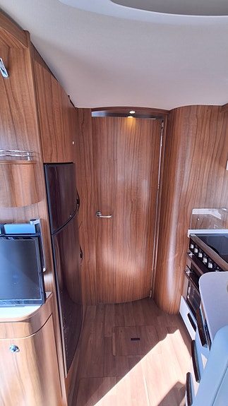 Hymer B 778 PL 2 x solcelle - Litiumsbatteri x 2 - Alde. 30 of 30