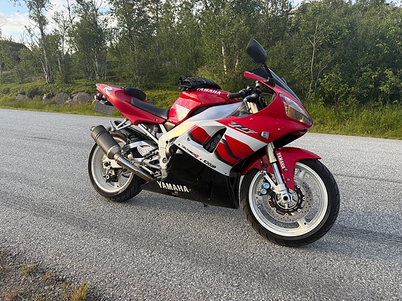 Yamaha YZF-R1 4 of 4