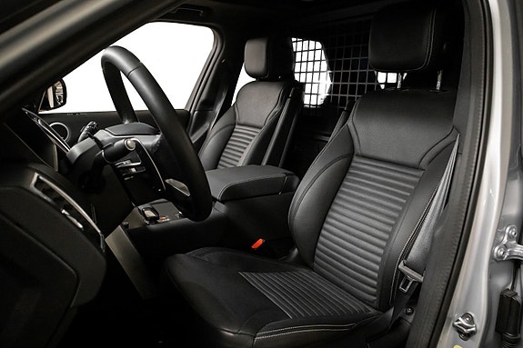 Land Rover Discovery 3 of 5