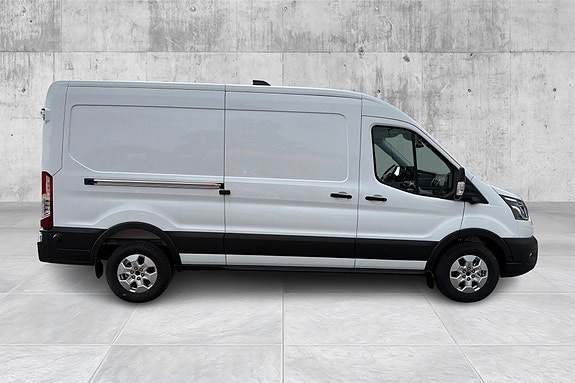 Ford Transit 10 of 13
