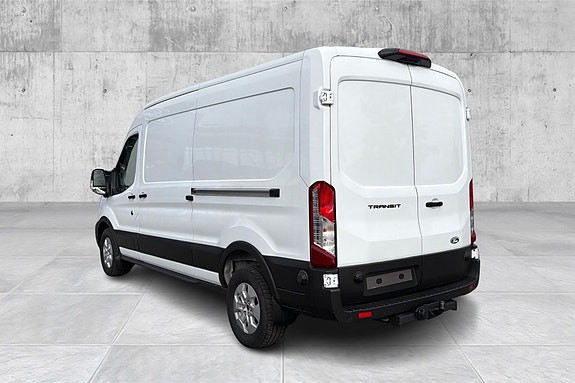 Ford Transit 7 of 13