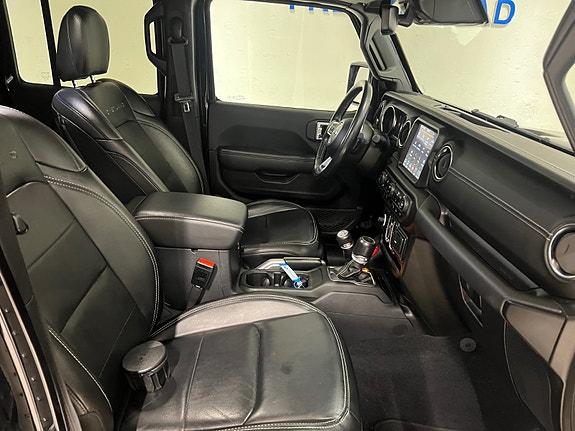 Jeep Gladiator 26 of 30