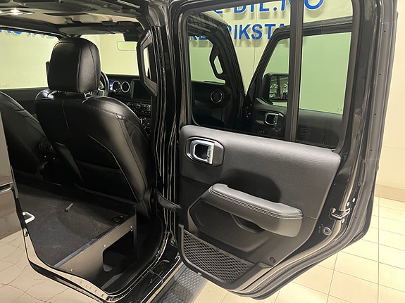 Jeep Gladiator 18 of 30