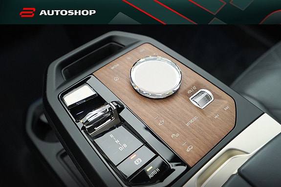 BMW iX 23 of 30
