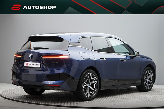 BMW iX 9 of 30