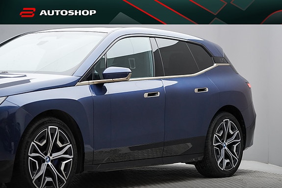 BMW iX 13 of 30