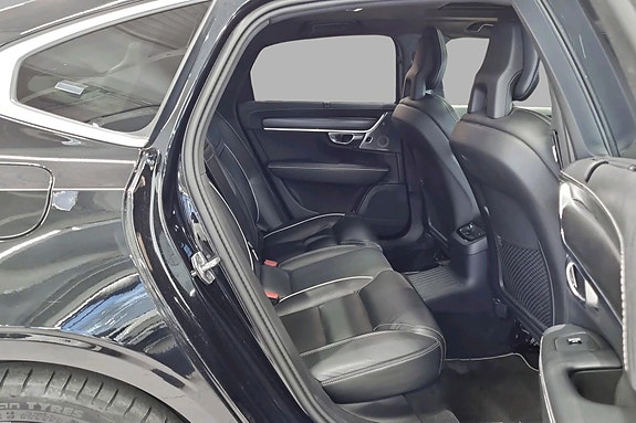 Volvo S90 18 of 23