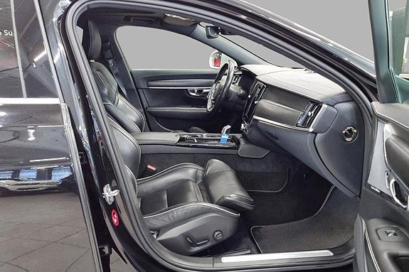 Volvo S90 16 of 23