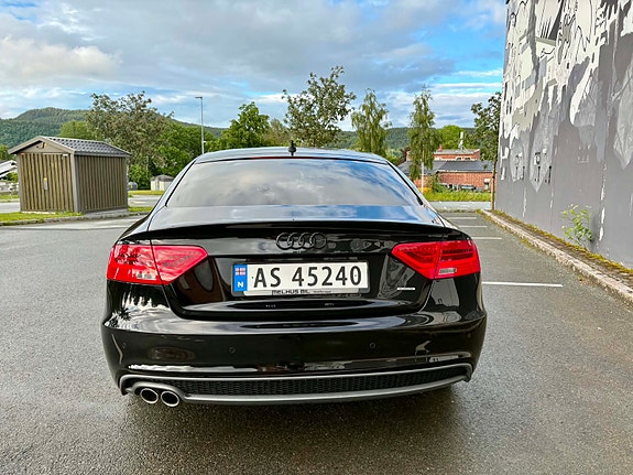 Audi A5 2 of 5