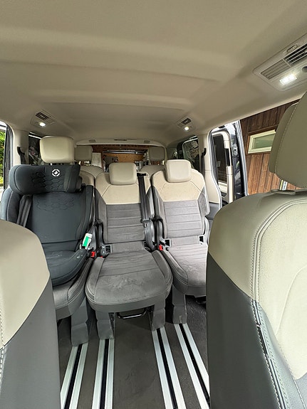 Volkswagen Multivan 8 of 17
