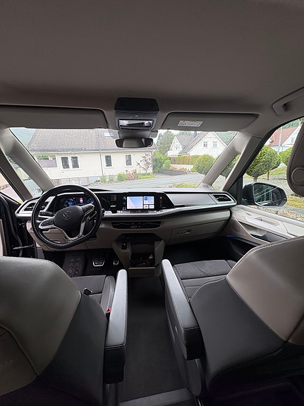 Volkswagen Multivan 16 of 17