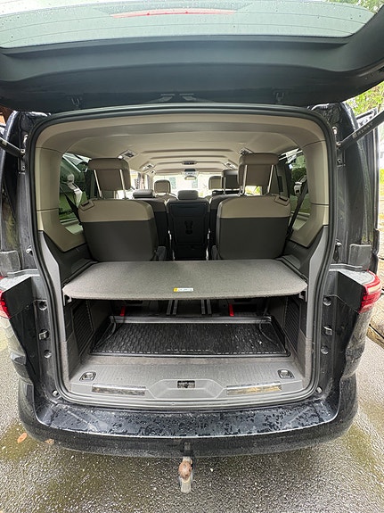 Volkswagen Multivan 5 of 17