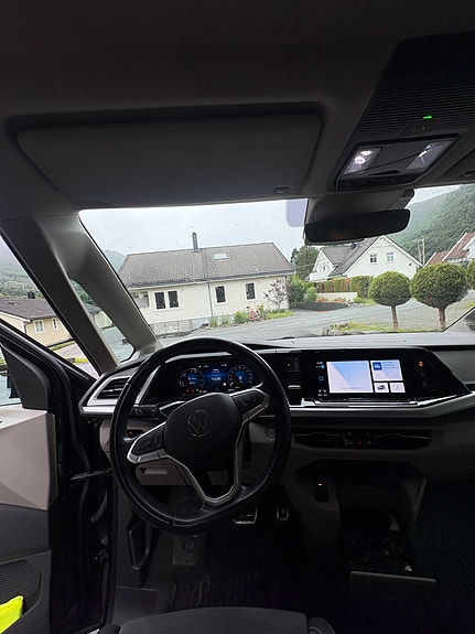 Volkswagen Multivan 13 of 17