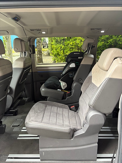 Volkswagen Multivan 17 of 17