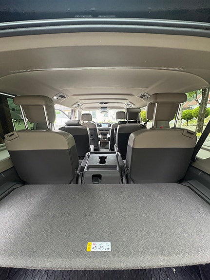 Volkswagen Multivan 10 of 17