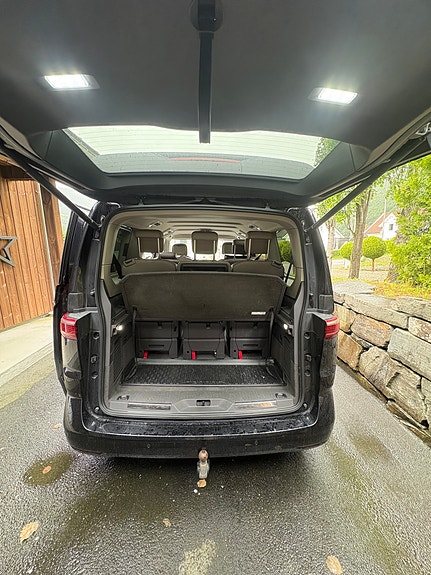 Volkswagen Multivan 9 of 17