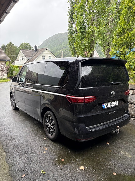 Volkswagen Multivan 4 of 17