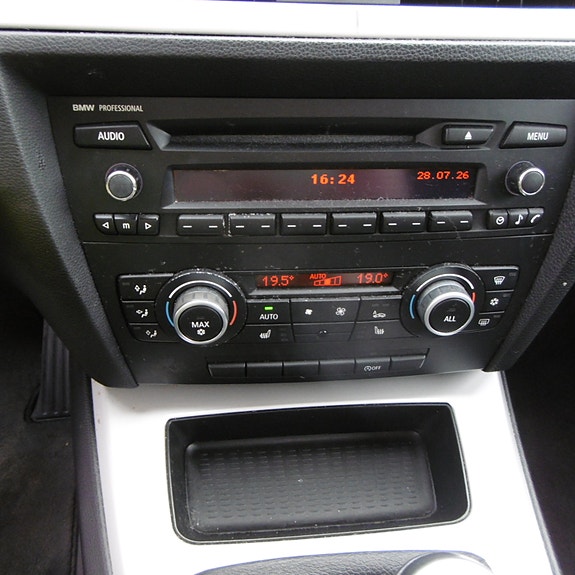 BMW 318d 18 of 28