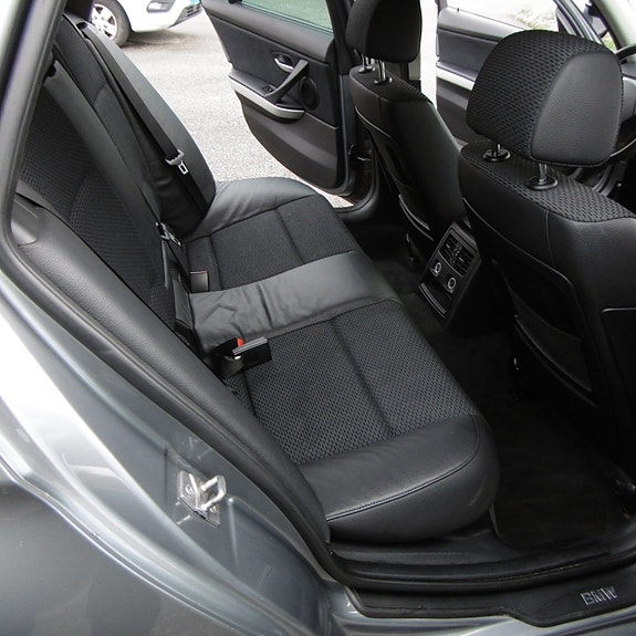 BMW 318d 15 of 28