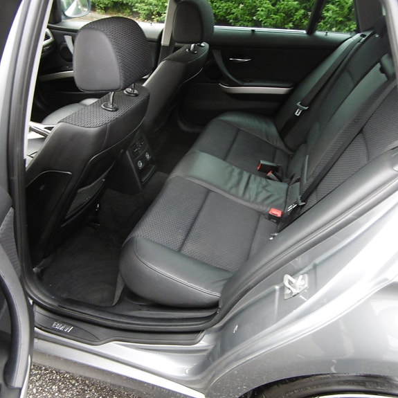 BMW 318d 13 of 28