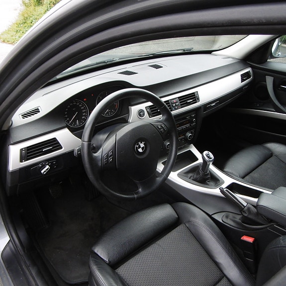 BMW 318d 12 of 28