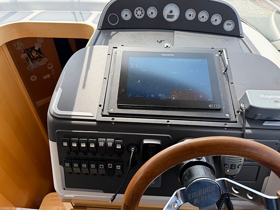 360 St Cruz - Oppgradert, 3 Kabiner, Volvo D-370 3 of 5