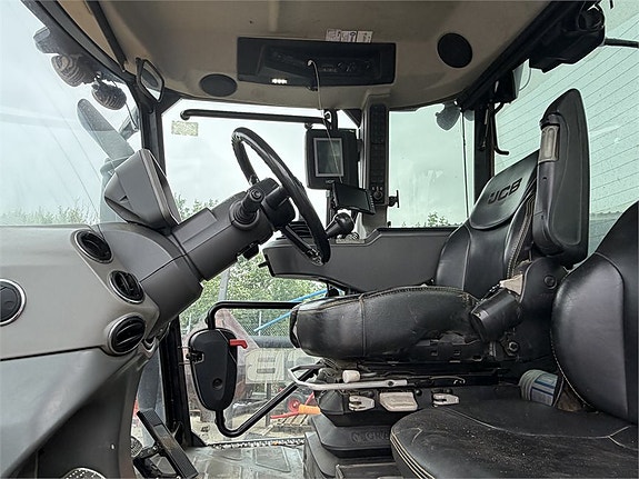 JCB Fasttrack 11 of 30