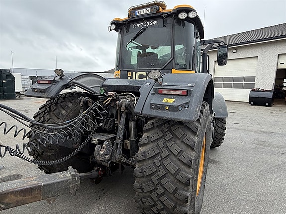 JCB Fasttrack 7 of 30