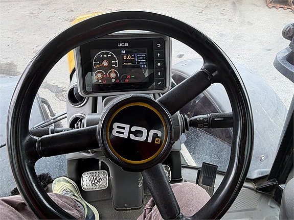 JCB Fasttrack 15 of 30