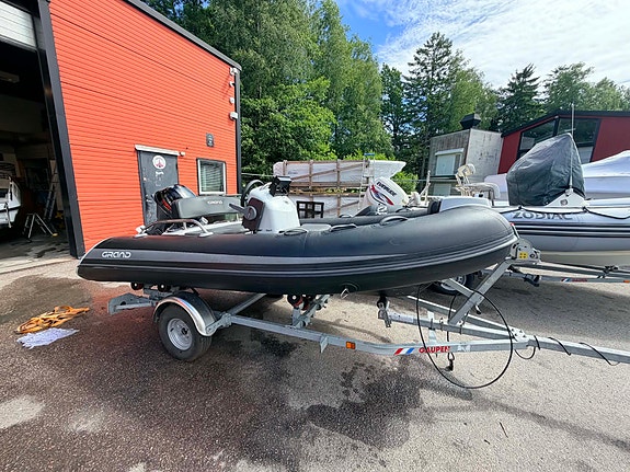 Grand 380 med Yamaha 10/20 Tilhenger 2 of 5